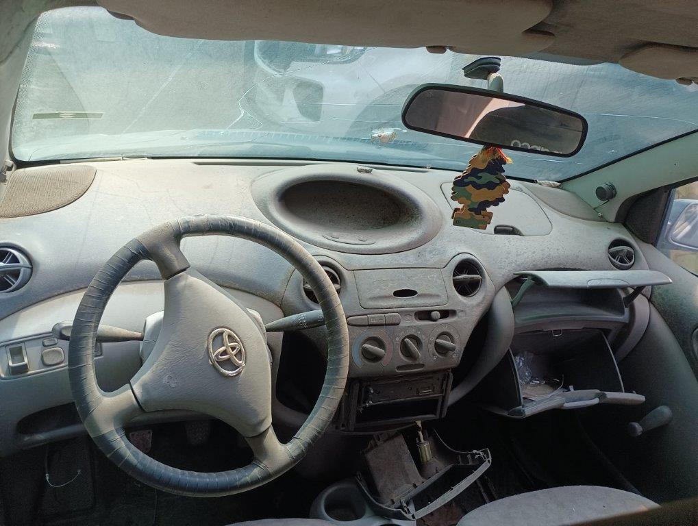  Toyota YARIS 2000    EN DESARME
